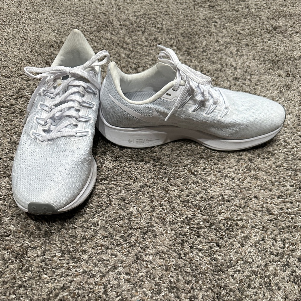 Nike Pegasus 36 white size 9